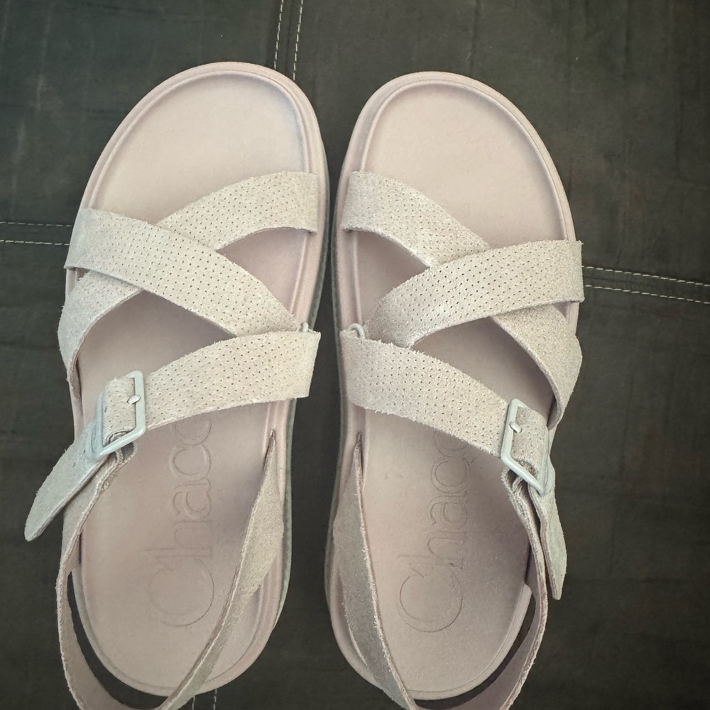Chacos Light Pink suede sandals women’s sz 8